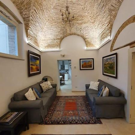 Casa Santa Maria - Beautifully Restored House In Centro Storico Irsina Basilicata Puglia Eksteriør billede